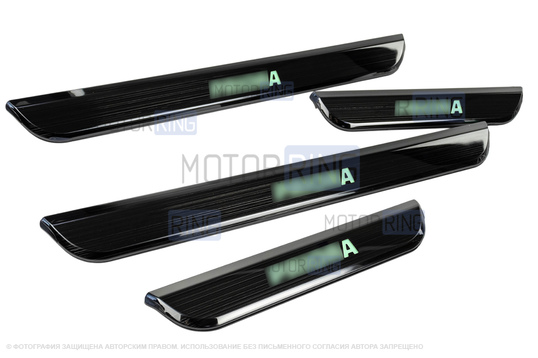 Черные лаковые накладки внутренних порогов Sal-Man с указанием модели (зеленая подсветка) для Лада Приора_1