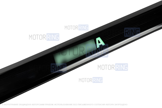 Черные лаковые накладки внутренних порогов Sal-Man с указанием модели (зеленая подсветка) для Лада Приора