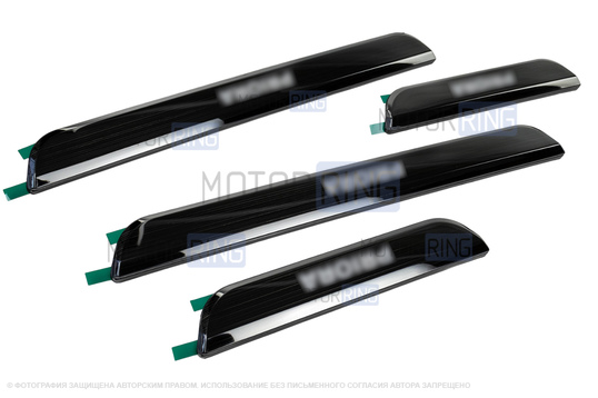 Черные лаковые накладки внутренних порогов Sal-Man с указанием модели (зеленая подсветка) для Лада Приора