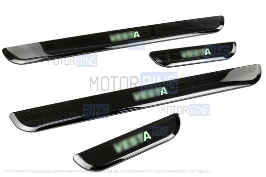 Черные лаковые накладки внутренних порогов Sal-Man с указанием модели (зеленая подсветка) для Лада Веста, Веста NG_1