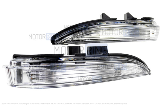 Оригинальные повторители поворотов в боковые зеркала образца 2015 года Лада Веста