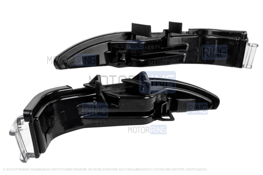 Оригинальные повторители поворотов в боковые зеркала образца 2015 года Лада Веста