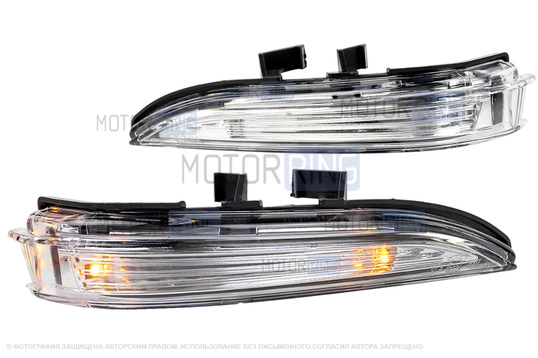 Оригинальные повторители поворотов в боковые зеркала образца 2015 года Лада Веста