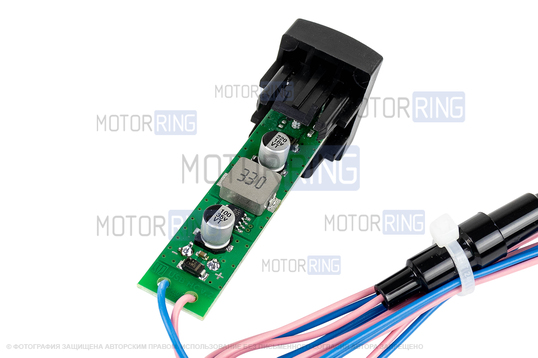 Зарядное устройство Штат с разъемами USB и Type-C для Лада Приора, Калина 2, Гранта, Гранта FL