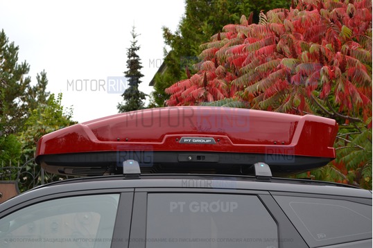 Акриловый аэродинамический двусторонний бокс-багажник PT Group Space Red Luxe (490л) на крышу_1