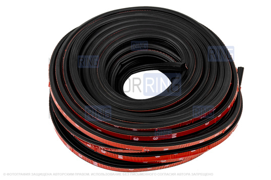 Универсальный 6-камерный уплотнитель дверей, капота, багажника Деталиус длиной 21 метр для Лада и иномарок