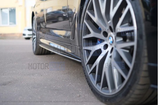 Черные лаковые накладки под пороги (Лезвия) INMAX для BMW 5 (G30)
