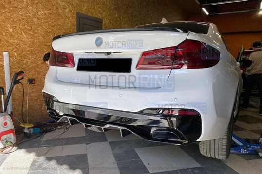 Черный лаковый диффузор заднего бампера INMAX 4 клыка для BMW 5 (G30)