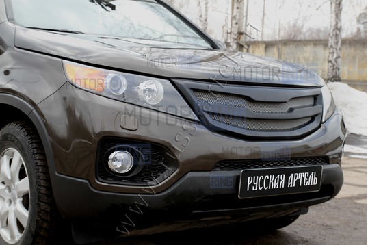 Решетка радиатора Русская Артель с серебристой сеткой для KIA Sorento R 2010-2013 г.в.