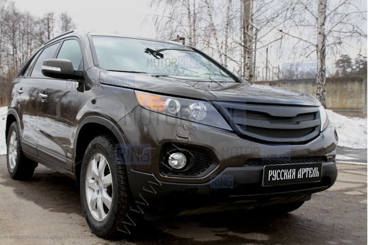 Решетка радиатора Русская Артель с черной сеткой для KIA Sorento R 2010-2013 г.в.