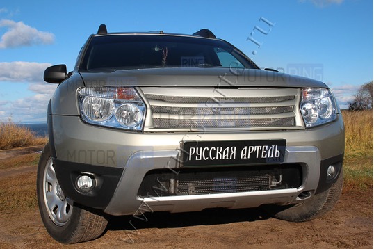 Решетка радиатора Русская Артель с серебристой сеткой для Renault Duster 2010-2020 г.в.
