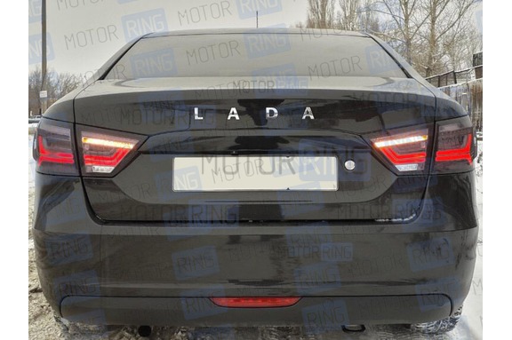 Черные светодиодные задние тюнинг фонари Тюн-Авто с бегающим поворотником для Лада Веста