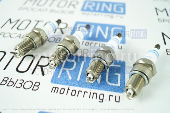 Комплект свечей зажигания BOSCH PLATINUM на 8кл ВАЗ 2108-21099, 2110-2112, 2113-2115, Лада Приора, Калина, Калина 2, Гранта