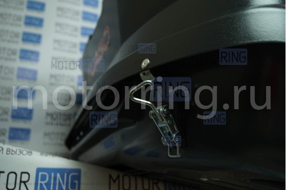Автобокс YUAGO Pragmatic тиснение EuroLock 410 литров