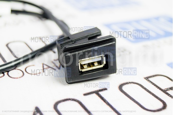 Оригинальный кабель USB на 1 слот в бардачок Лада Приора