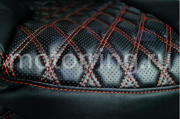 Комплект для сборки сидений Recaro экокожа (центр с перфорацией) с цветной строчкой Ромб/Квадрат для ВАЗ 2108-21099, 2113-2115, 5-дверная Нива 2131