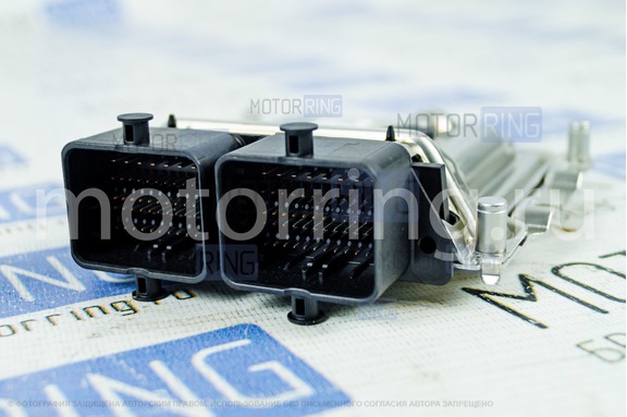 Контроллер ЭБУ BOSCH 21214-1411020-50 (M17.9.7) под электронную педаль газа для Лада 4х4, Нива Легенд