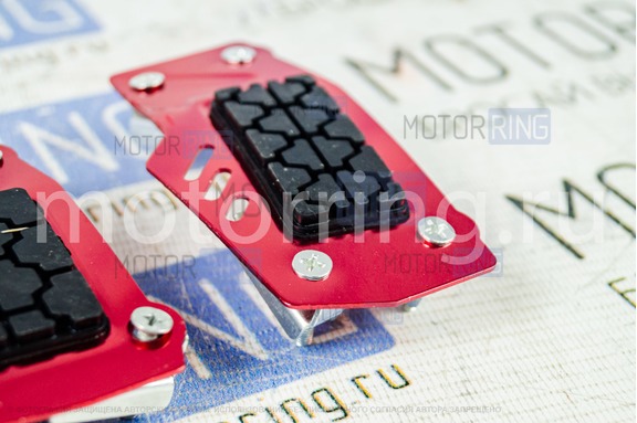 Накладки на педали Type R красные c квадратным резиновым протектором