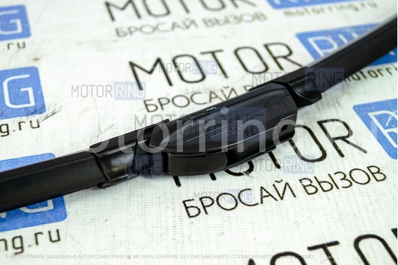 Бескаркасная щетка стеклоочистителя всесезонная Goodyear PREMIUM 23"/58 см (8 адаптеров)