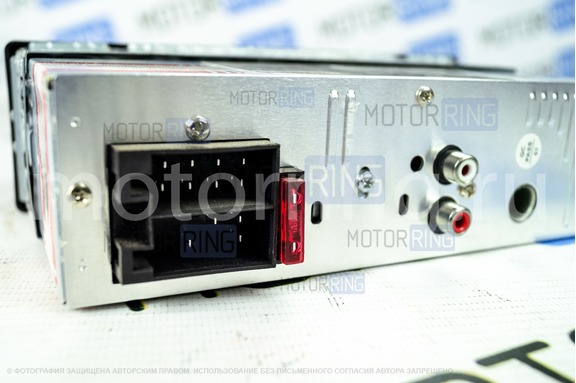 Автомагнитола ACES AVH-1701UW