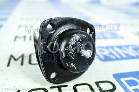 Палец шаровой БЗАК нижний с защитным чехлом для ВАЗ 2101-2107, Лада 4х4 (Нива) 1977-2002 г.в.