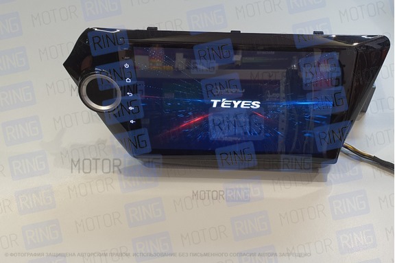 Мультимедийная система (магнитола) Teyes CC2L Plus Андроид 8.1 (4 ядра, 2/32Gb) с комплектом для установки для Kia Rio3