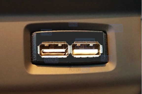 USB-зарядное устройство Штат в консоль на 2 разъема для Лада Икс Рей, Икс Рей Кросс, Ларгус FL, Ларгус FL Кросс, Ниссан Террано, Рено Дастер, Аркана, Логан 2, Сандеро 2