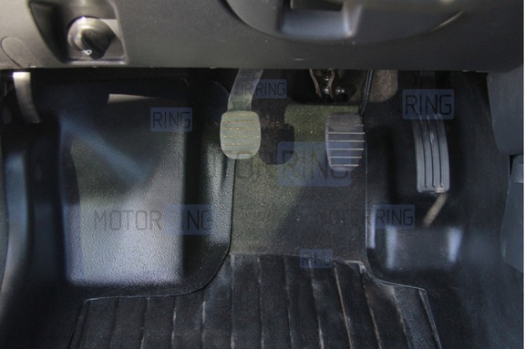 Накладка на ковролин ТюнАвто передние для Renault Duster с 2010-2015 года выпуска