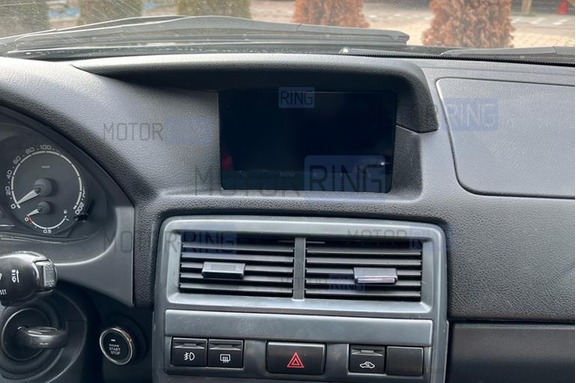 Тонированное стекло бортового компьютера для Лада Приора 2