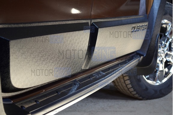 Молдинги дверей 1 КАРТ без комплектации для Renault Duster до 2015 года