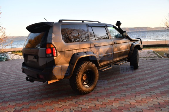 Расширители колесных арок Лаптер под силовой бампер для Mitsubishi Pajero Sport