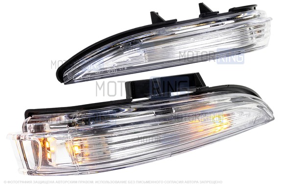 Простые LED повторители поворотника с секциями в боковые зеркала образца 2015 года для Лада Веста