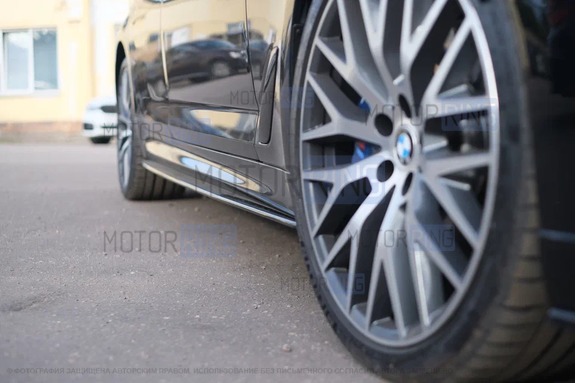 Черные лаковые накладки под пороги (Лезвия) INMAX для BMW 5 (G30)