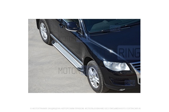 Защита порогов ТехноСфера Бумер алюминиевая с резинкой для Volkswagen Touareg 2006-2010 г.в.